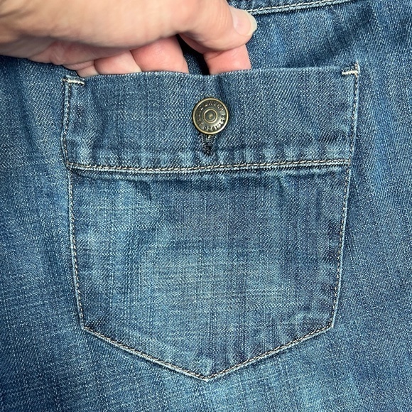 Eddie Bauer Curvy Bermuda Jean Shorts Sz. 8 - Picture 7 of 9